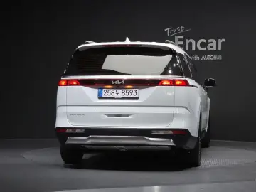 2022 Kia Carnival с пробегом 107 186 км
