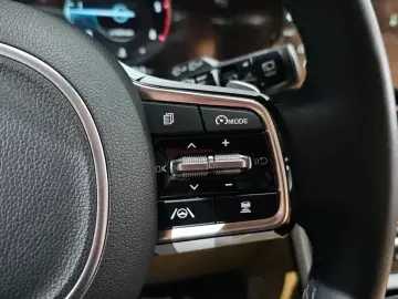 2023 Kia Carnival с пробегом 10 515 км