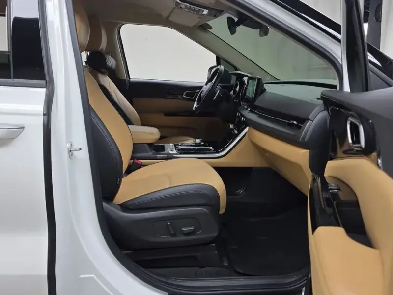 2022 Kia Carnival с пробегом 107 186 км
