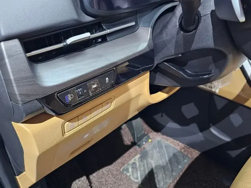 2023 Kia Carnival с пробегом 10 515 км