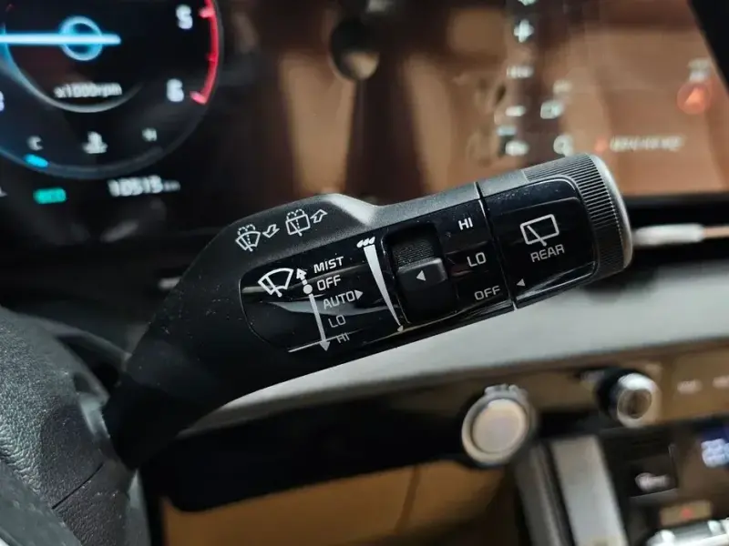 2023 Kia Carnival с пробегом 10 515 км
