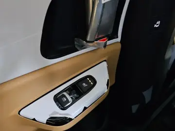 2023 Kia Carnival с пробегом 10 515 км