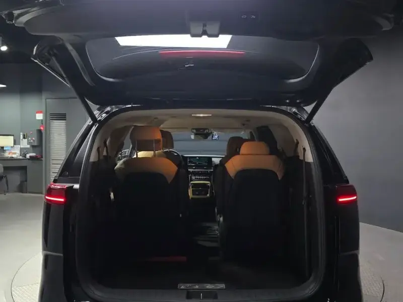 2021 Kia Carnival с пробегом 77 578 км