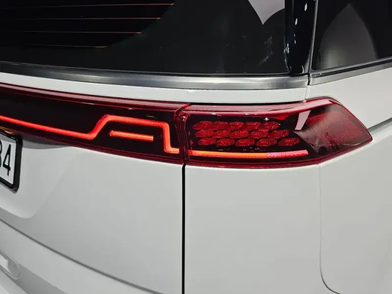2023 Kia Carnival с пробегом 10 515 км