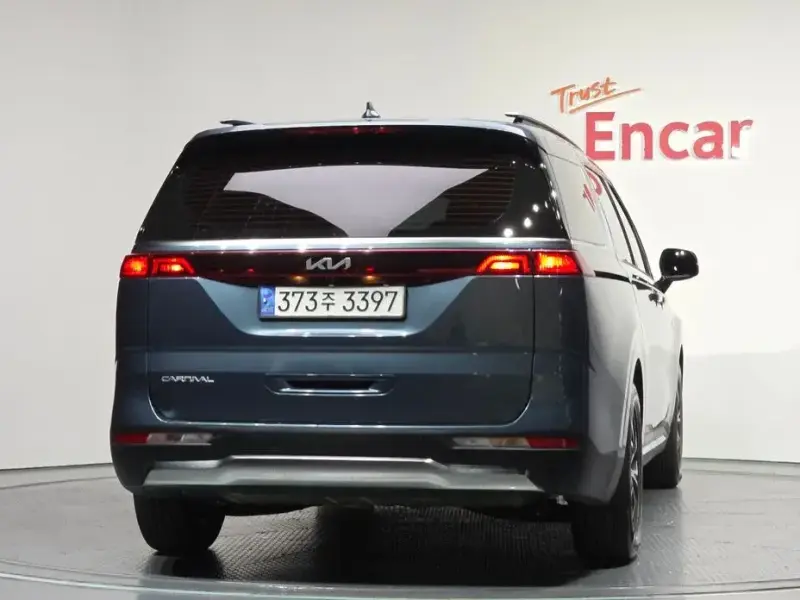 2022 Kia Carnival с пробегом 83 678 км