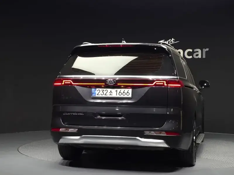 2021 Kia Carnival с пробегом 71 143 км