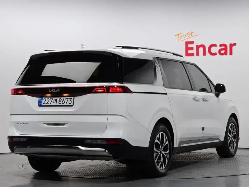2022 Kia Carnival с пробегом 86 643 км