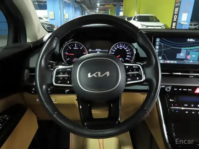 2022 Kia Carnival с пробегом 65 622 км