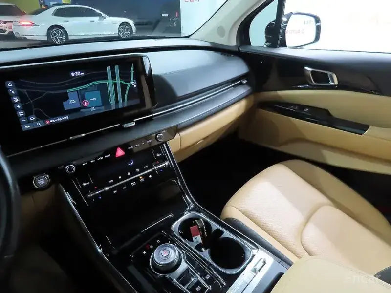 2022 Kia Carnival с пробегом 65 622 км