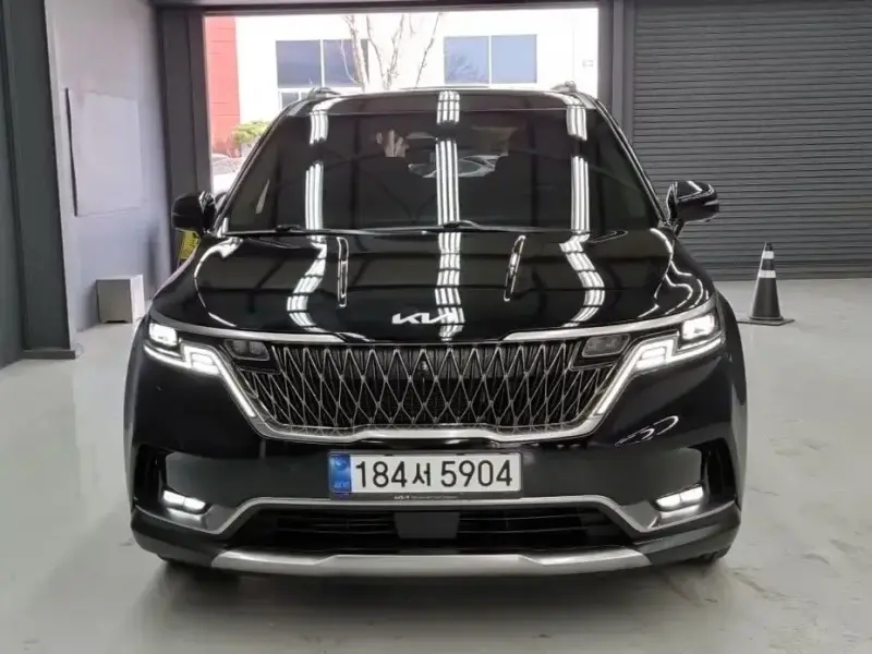 2023 Kia Carnival с пробегом 81 183 км