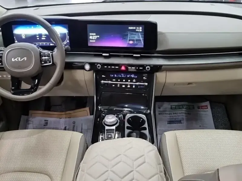 2023 Kia Carnival с пробегом 81 183 км