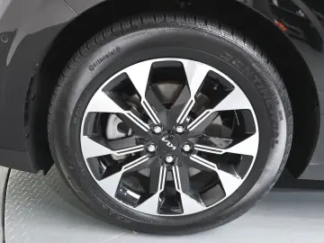 2022 Kia Carnival с пробегом 75 415 км