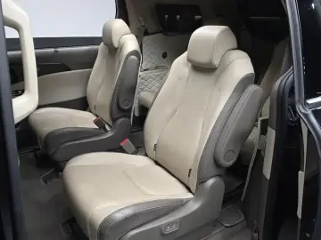 2022 Kia Carnival с пробегом 75 415 км