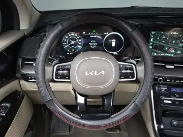 2022 Kia Carnival с пробегом 75 415 км