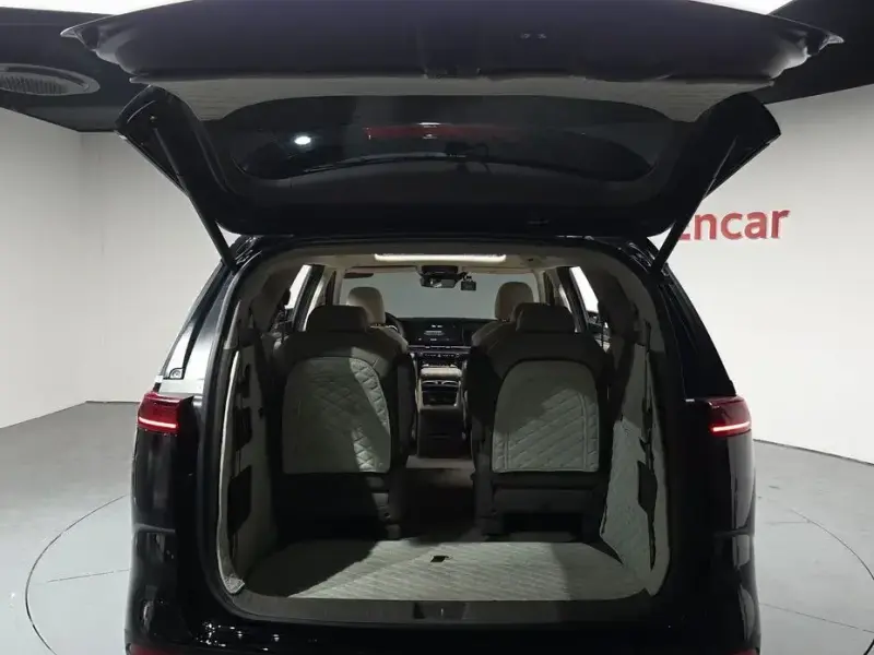 2022 Kia Carnival с пробегом 75 415 км