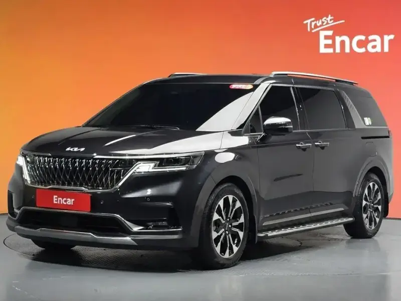 2023 Kia Carnival с пробегом 32 165 км