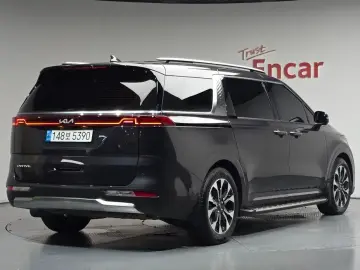 2023 Kia Carnival с пробегом 32 165 км