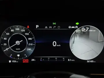 2023 Kia Carnival с пробегом 32 165 км