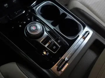 2023 Kia Carnival с пробегом 32 165 км