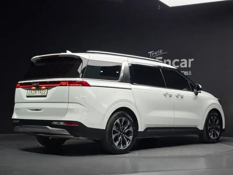2022 Kia Carnival с пробегом 98 958 км