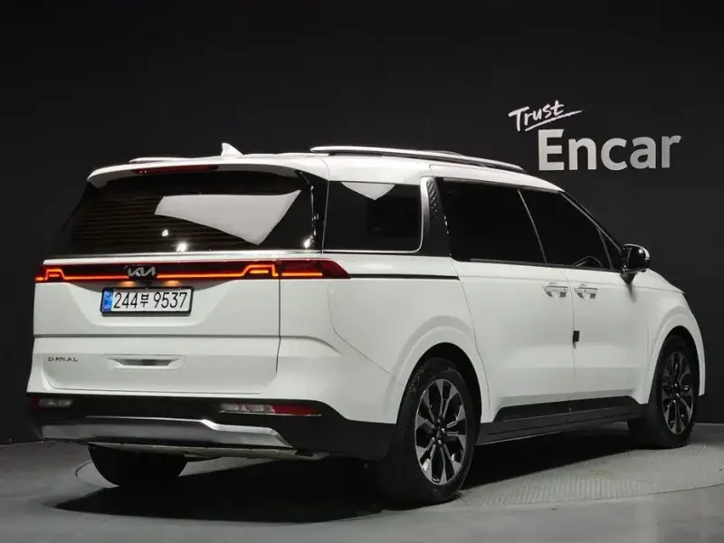 2022 Kia Carnival с пробегом 65 780 км