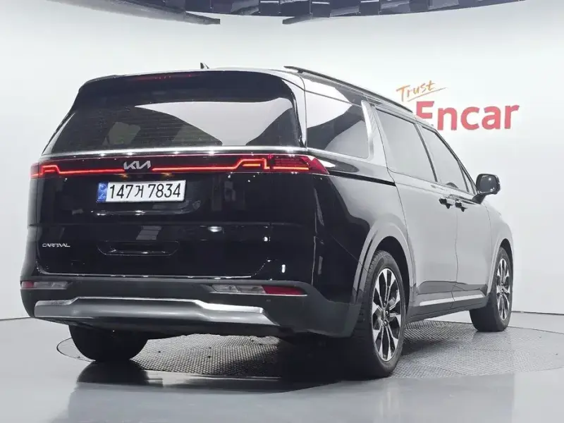 2022 Kia Carnival с пробегом 82 220 км