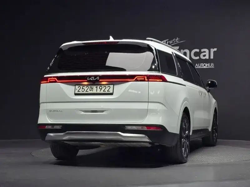 2022 Kia Carnival с пробегом 98 958 км