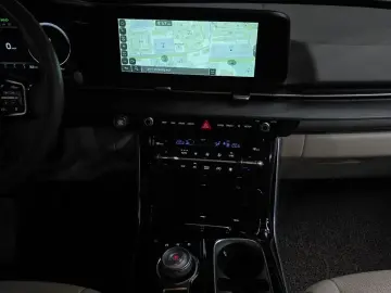 2023 Kia Carnival с пробегом 32 165 км