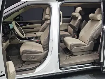 2022 Kia Carnival с пробегом 65 780 км