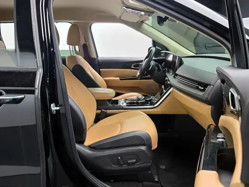 2022 Kia Carnival с пробегом 82 220 км