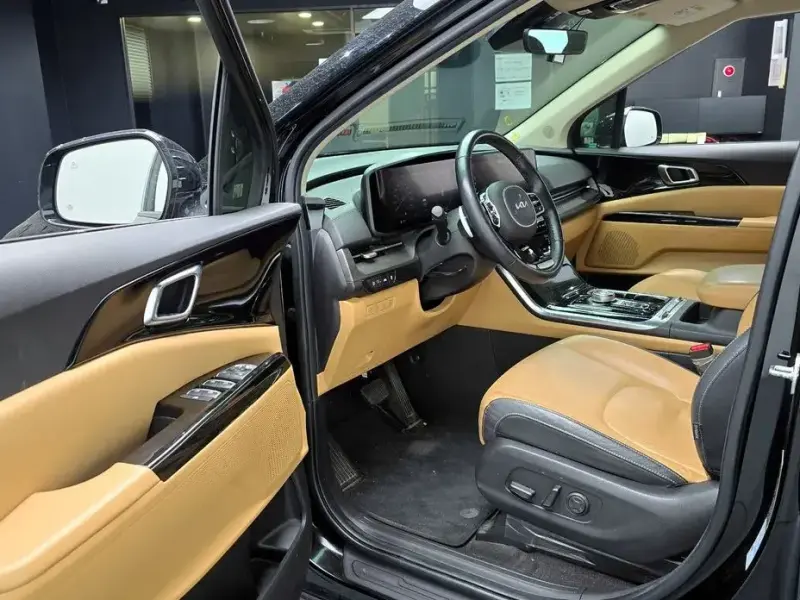 2022 Kia Carnival с пробегом 82 220 км