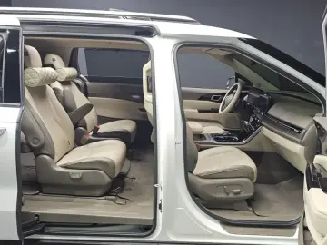 2022 Kia Carnival с пробегом 65 780 км