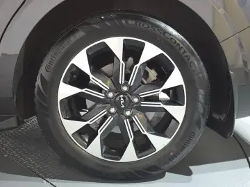 2023 Kia Carnival с пробегом 32 165 км