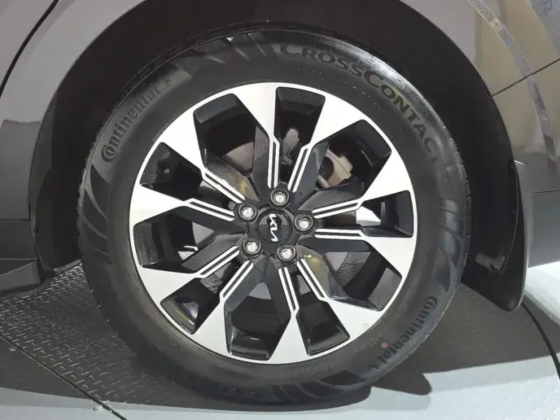 2023 Kia Carnival с пробегом 32 165 км