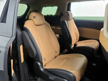 2022 Kia Carnival с пробегом 82 220 км