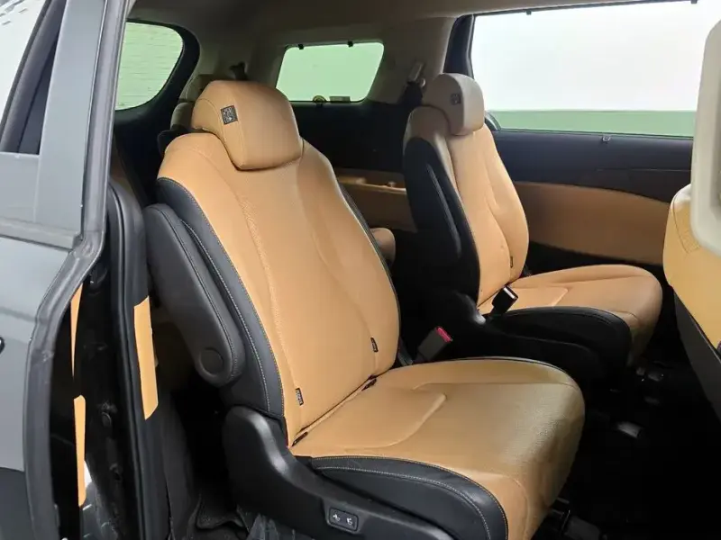 2022 Kia Carnival с пробегом 82 220 км