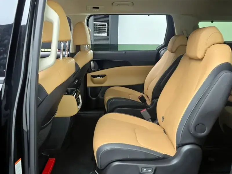 2022 Kia Carnival с пробегом 82 220 км