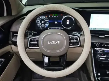 2022 Kia Carnival с пробегом 65 780 км