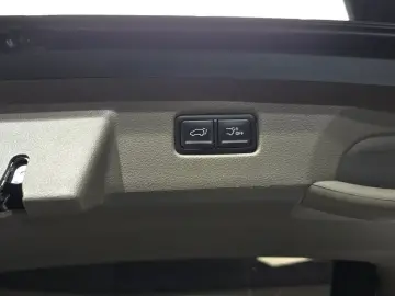 2023 Kia Carnival с пробегом 32 165 км