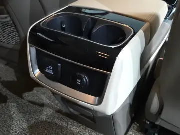2023 Kia Carnival с пробегом 32 165 км