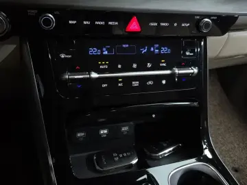 2023 Kia Carnival с пробегом 32 165 км