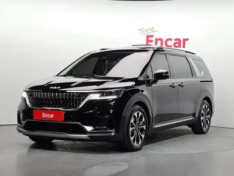 2023 Kia Carnival с пробегом 40 703 км