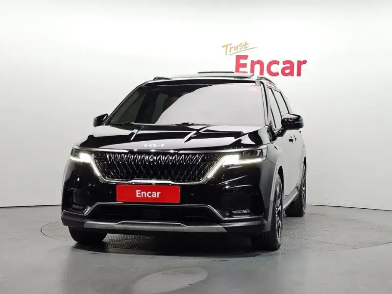 2023 Kia Carnival с пробегом 40 703 км