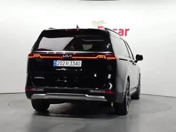 2023 Kia Carnival с пробегом 40 703 км