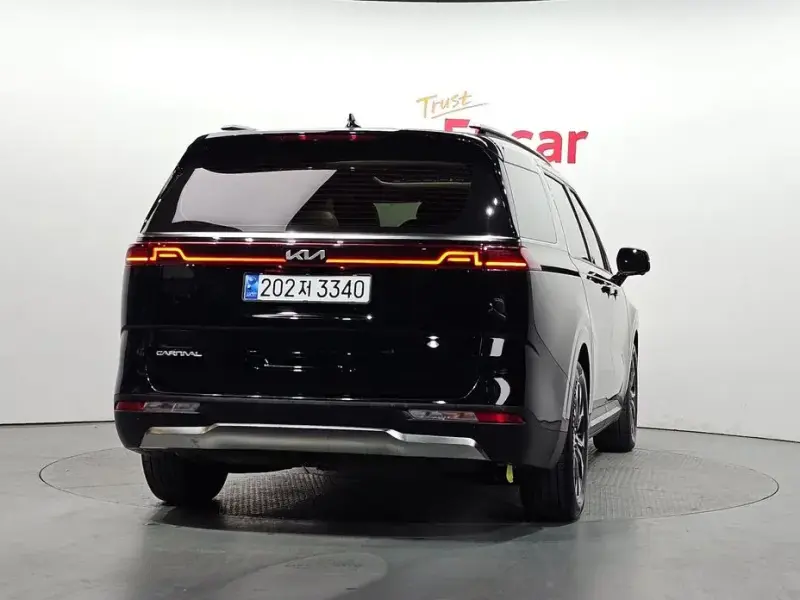 2023 Kia Carnival с пробегом 40 703 км