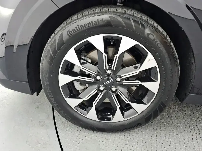 2023 Kia Carnival с пробегом 40 703 км