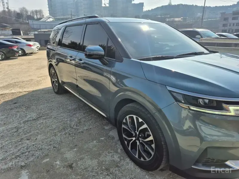 2022 Kia Carnival с пробегом 38 336 км