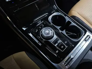 2023 Kia Carnival с пробегом 40 703 км