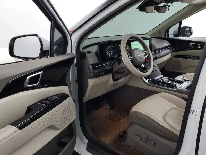 2021 Kia Carnival с пробегом 22 188 км