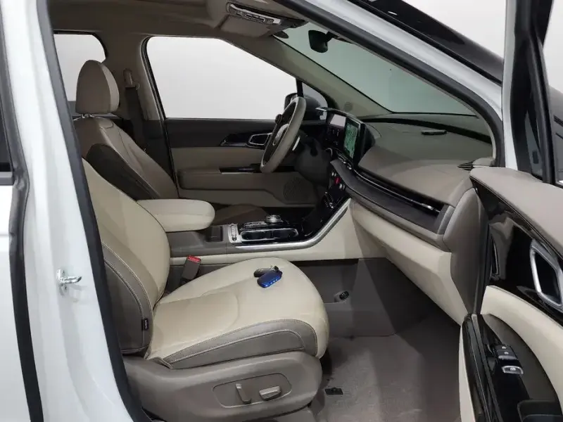 2021 Kia Carnival с пробегом 22 188 км